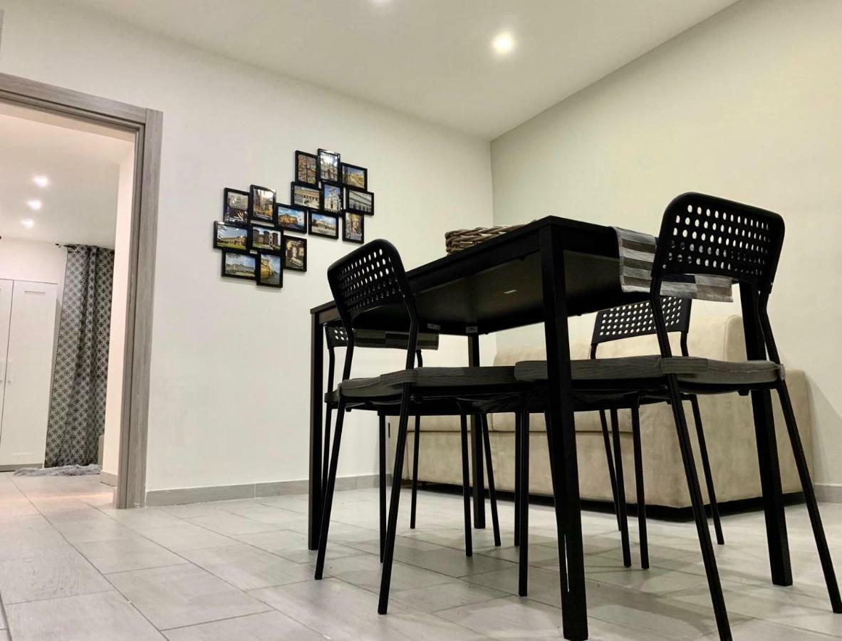 Nel Cuore Di Napoli Apartman Kültér fotó